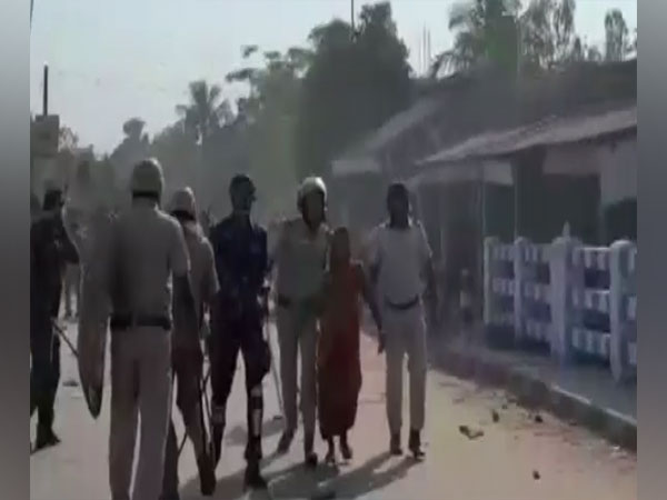 Clashes erupt in North Dinajpur (Photo/ANI)