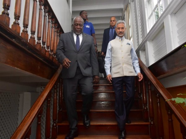 External Affairs Minister S Jaishankar with Guyana's PM Mark Phillips (Image Credit: Twitter/@DrSJaishankar)
