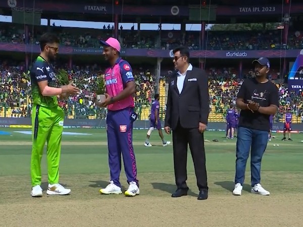 Virat Kohli and Sanju Samson at the toss (Image: Twitter/ IPL)
