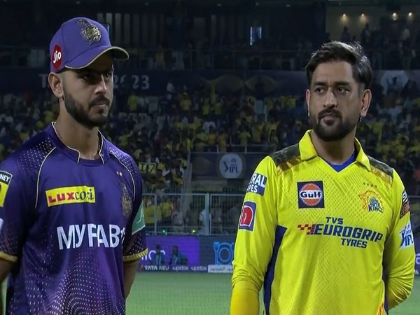 Nitish Rana and MS Dhoni (Photo: IPL)