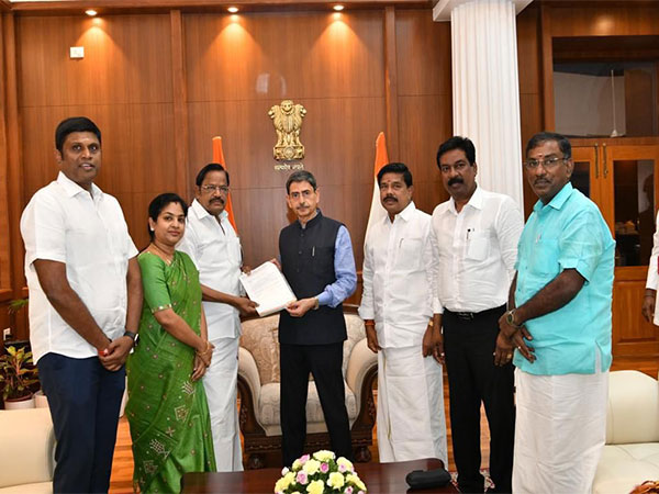 BJP Delegation meets Tamil Nadu Governor RN Ravi in Chennai. (Photo/K Annamalai Twitter)