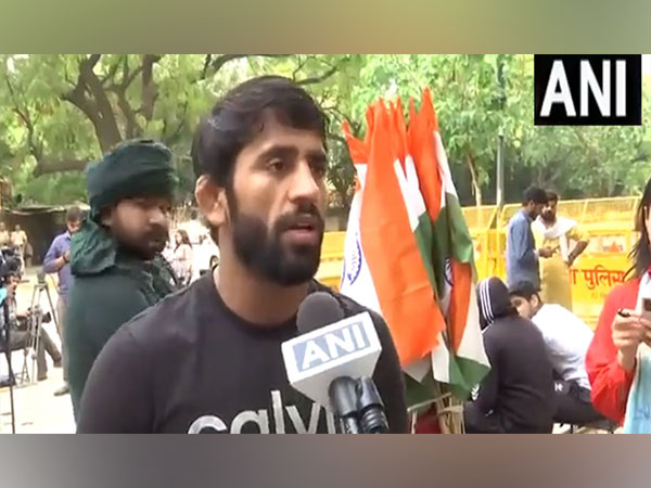 Indian wrestler Bajrang Punia at Jantar Mantar (Photo/ANI)