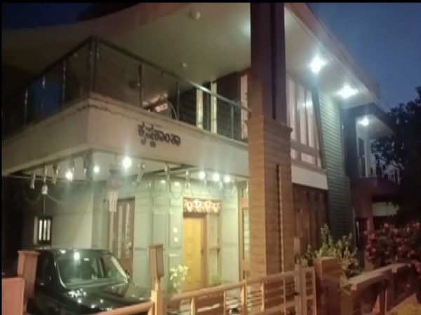 I-T Department conducts raids at Ankita Builders owner's residence (Photo/ANI)