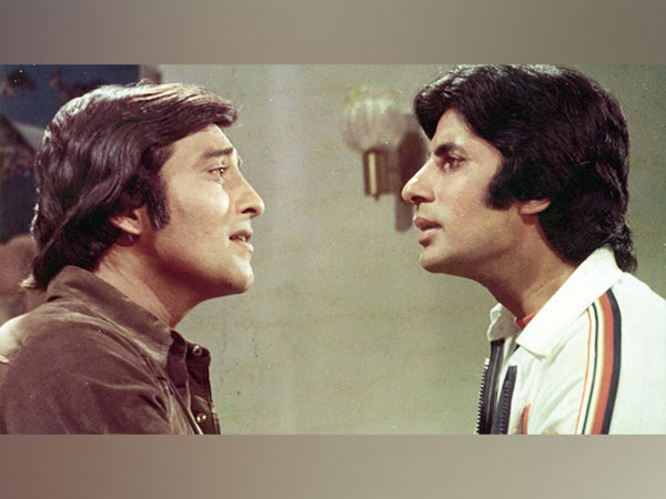 Vinod Khanna, Amitabh Bachchan (image source: Twitter)