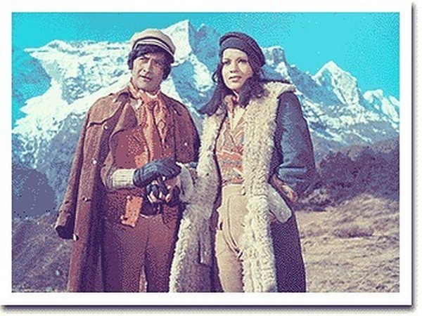 Dev Anand and Zeenat Aman. (Image Source: Instagram)