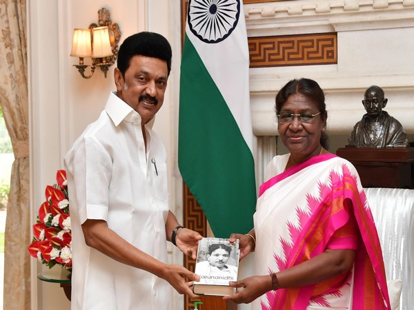 Tamil chief minister MK Stalin with President Droupadi Murmu. (Photo/ANI)