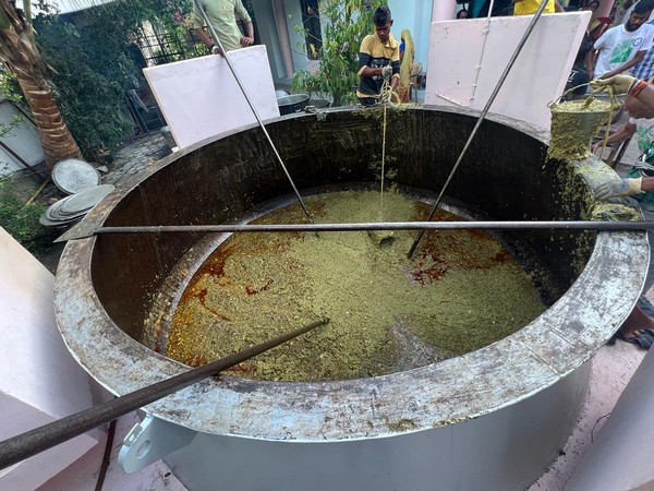 Khichdi preparation (Photo/ANI)