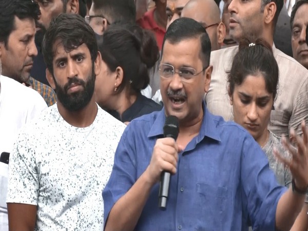 Delhi Chief Minister Arvind Kejriwal at Jantar Mantar (Photo/ANI)