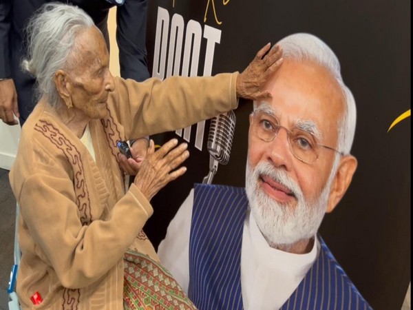 100-year-old Rami Ben blesses PM Narendra Modi (Photo/ANI)