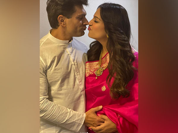 Karan Singh Grover, Bipasha Basu (Image source: Instagram)