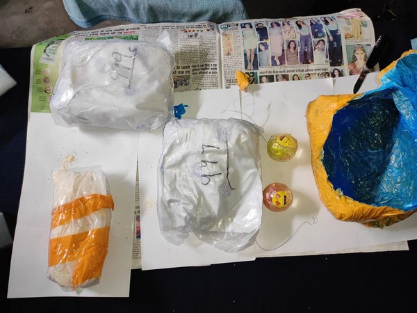 Packets of heroin recovered by BSF (Photo/ANI)