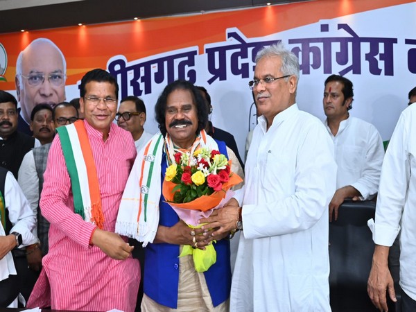 Senior leader Nand Kumar Sai joins Congress in Chhattisgarh (Photo/Twitter/Bhupesh Baghel)