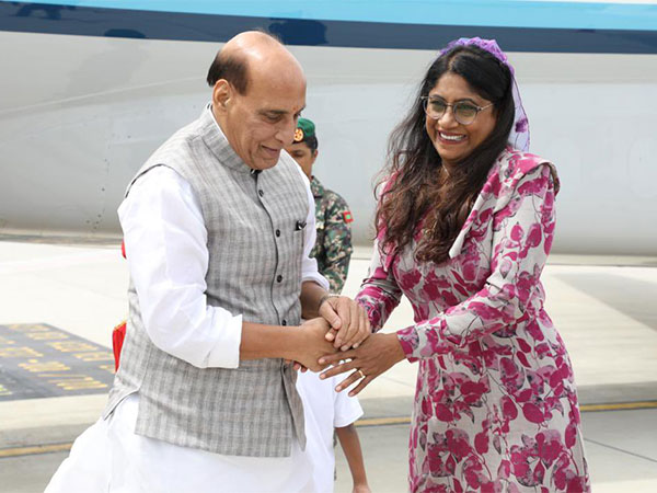 Defence Minister Rajnath Singh and Maldivian Minister of Defence Mariya Ahmed Didi. (Photo/Twitter: @MoDmv)