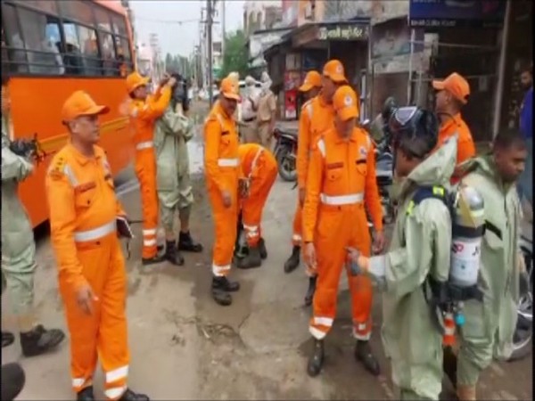 NDRF team at spot after the gas leak incident in Ludhiana's Giaspura area (Photo/ANI)