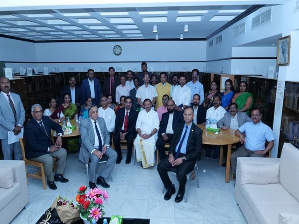 MoS Muraleedharan meets representatives of yoga and cultural associations in Riyadh (Source: Twitter/@MOS_MEA)