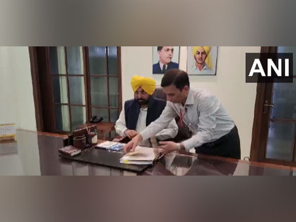 Punjab CM Bhagwant Mann arrives in office according to the revised office timings (Photo/ANI)