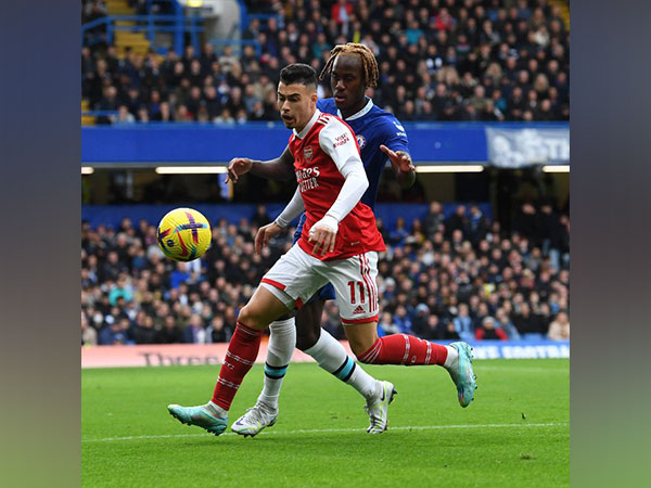 Arsenal's Gabriel Martinelli and Chelsea's Trevoh Chalobah (Photo: Twitter/Arsenal)