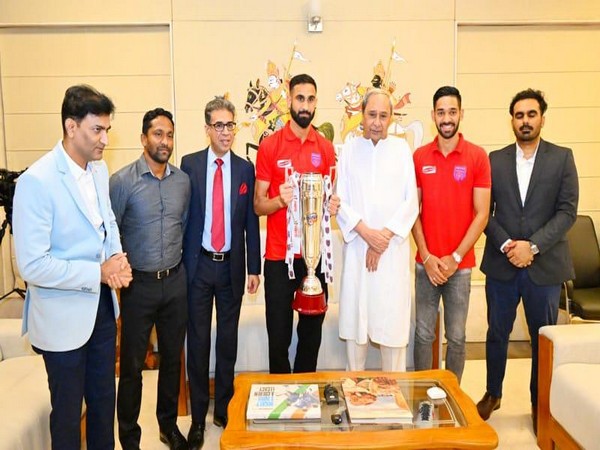 Odisha FC team with CM Naveen Patnaik (Photo: