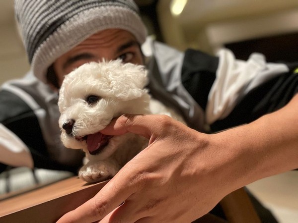 Kartik Aaryan with Katori (Image Source: Instagram)