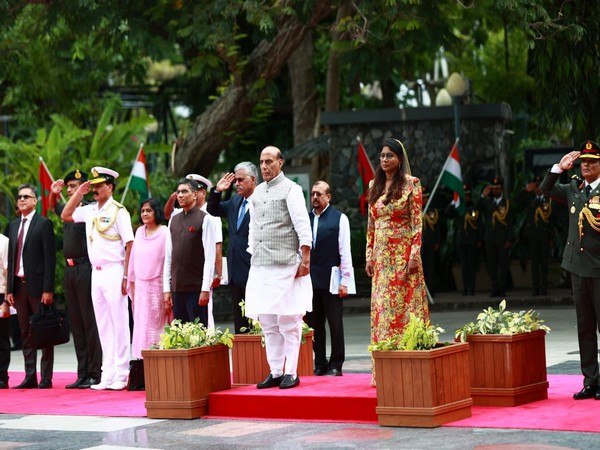 Defence Minister Rajnath Singh and Maldivian Defence Minister Mariya Didi attend 3rd November Memorial flag mounting ceremony. (Photo/Twitter: @rajnathsingh)