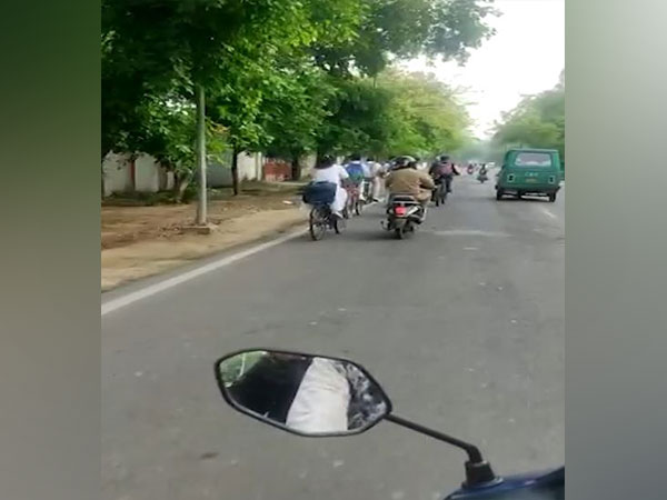 Screengrab from the viral video (Photo/ANI)