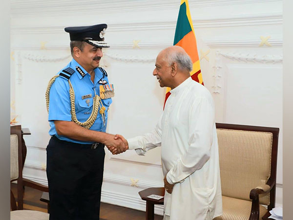 IAF Chief VR Chaudhari and Sri Lanka PM Dinesh Gunawardena. (Photo: Twitter//IAF)