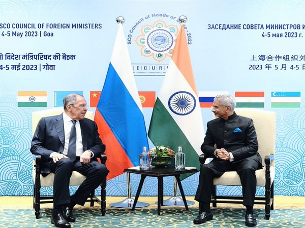 Russian Foreign Minister Sergey Lavrov, External Affairs Minister S Jaishankar (Image Credit: Twitter/@DrSJaishankar)