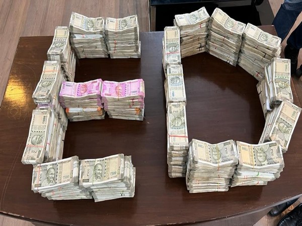 ED recovers cash after the raid. (Photo/ANI)
