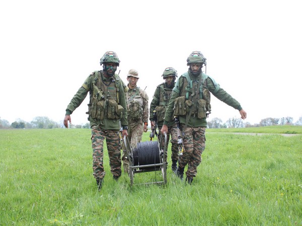  India, UK carry out Casualty Evacuation' practice during Ajeya Warrior exercise (Image Credit: Twitter/@adgpi)