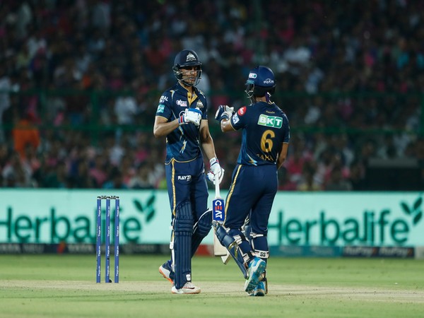Shubman Gill and Wriddhiman Saha (Photo: Twitter/IPL)