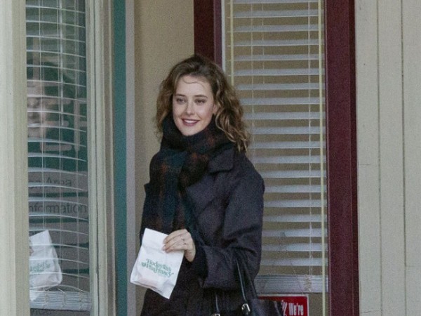 Katherine Langford (image source: Twitter)