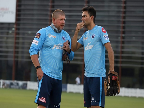 Delhi Capitals Bowling Coach James Hopes (Left) with Mohammed Kaif (Image: Delhi Capitals)