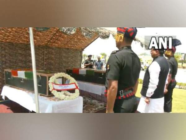 Uttarakhand CM Pushkar Singh Dhami pays tribute (Photo/ANI)