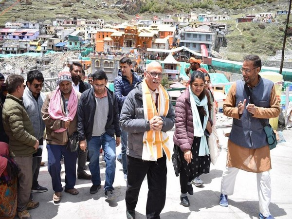 Special Executive Officer, Uttarakhand Govt Bhaskar Khulbe visiting Badrinath Dham (Photo/ANI)
