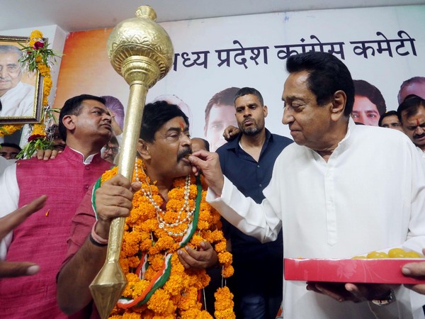 Deepak joshi and former MP CM Kamal Nath (Photo/ANI)