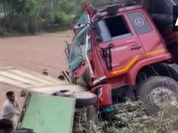 Truck hit a pickup van in Moradabad (Photo/ANI)