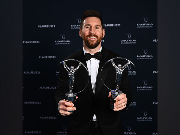 Lionel Messi with his awards (Twitter: Photo/LaureusSport)