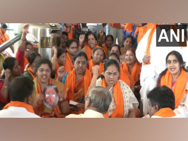 Union Minister Shobha Karandlaje along with several women at temple in Bengaluru (Photo/ANI)
