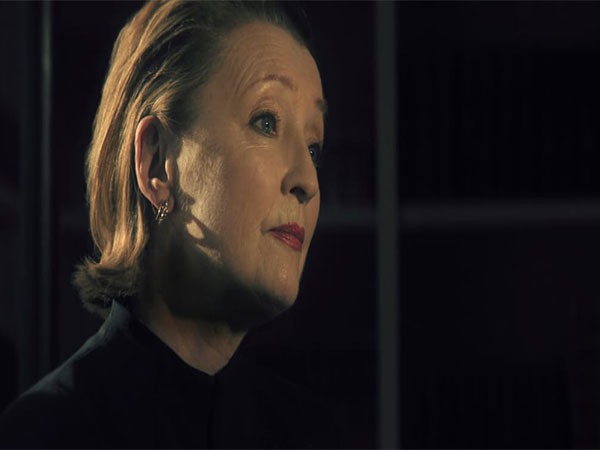 Actor Leslie Manville (Image source: Instagram)