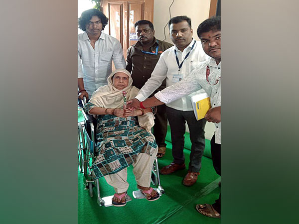 A PwD voter casts her vote for the Karnataka Assembly elections (Photo/ANI)