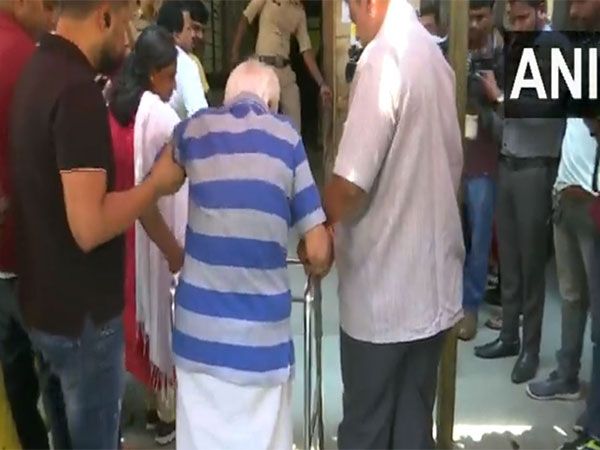 Elderly man arrives at a polling booth in Karnataka (Photo/ANI)