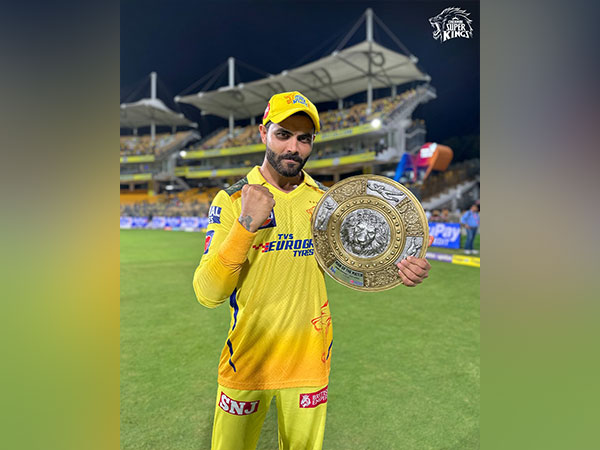 Ravindra Jadeja with the 'Man of the Match' award. (Photo- CSK Twitter)