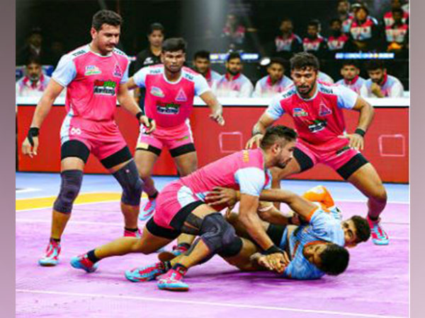 Indian Kabaddi players in action in the Pro Kabaddi League (Twitter: Photo/ProKabaddi)