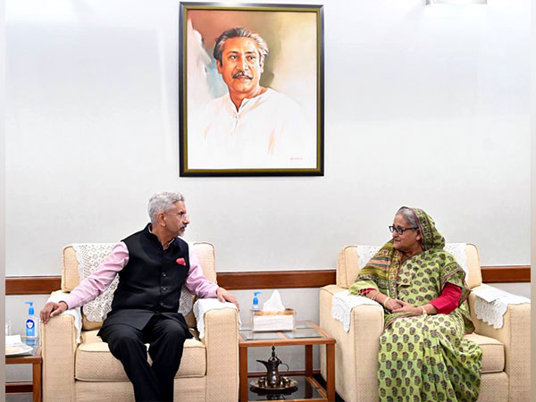 EAM Jaishankar and Bangladesh PM Shiekh Hasina. (Photo/Twitter: @DrSJaishankar)