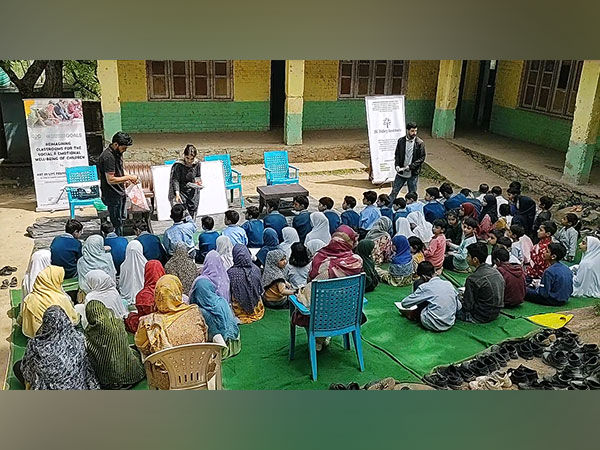 Art in Life Foundation workshop in Srinagar (Photo/ANI)