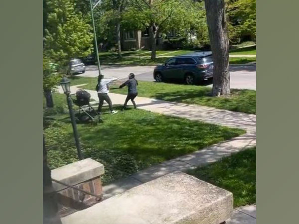 Chicago woman arrested for a series of baseball bat attacks (Screengrab from 16th & 17th District Chicago Police Scanner's tweet)