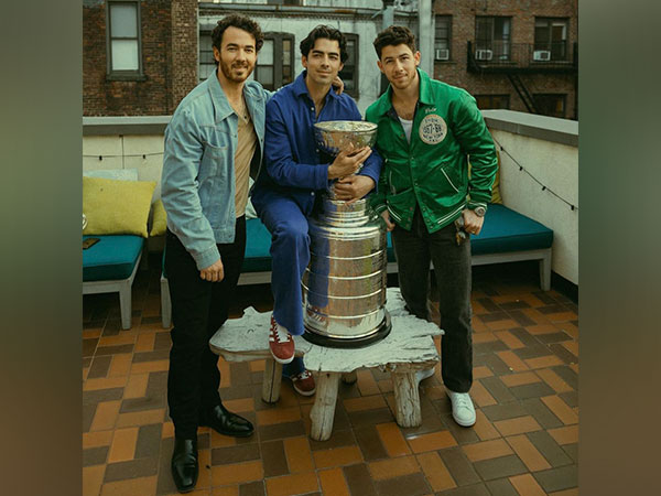 Joe Jonas, Kevin Jonas, Nick Jonas (image source: Twitter))