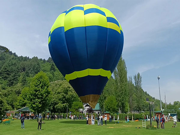 Hot air balloon ride launched as part of G20 summit in Jammu and Kashmir. (Photo/ANI)