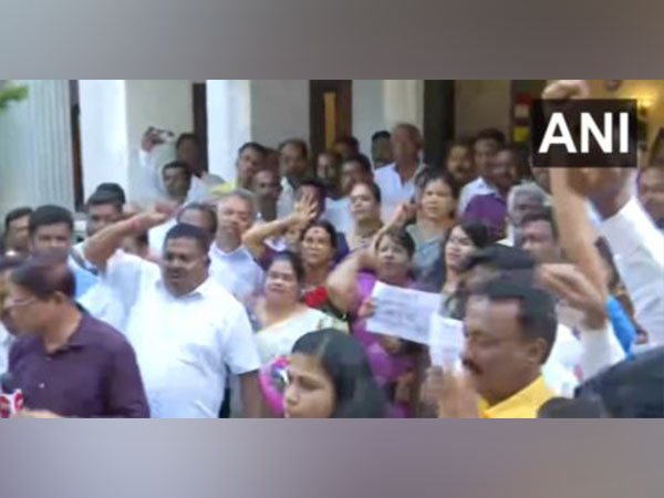 Siddaramaiah and DK Shivakumar supporters vie for CM's post in Bengaluru, Karnataka. (Photo/ANI)