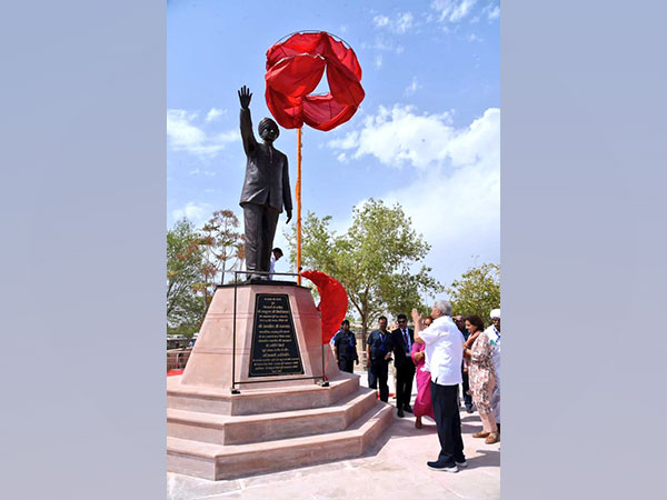 Vice President Jagdeep Dhankar unveils statue of former Union Minister Nathuram Mirdha (Photo/ Twitter handle @VPIndia)
